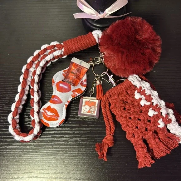 Keychain/Accessory Gift Set - Picture 3 of 6